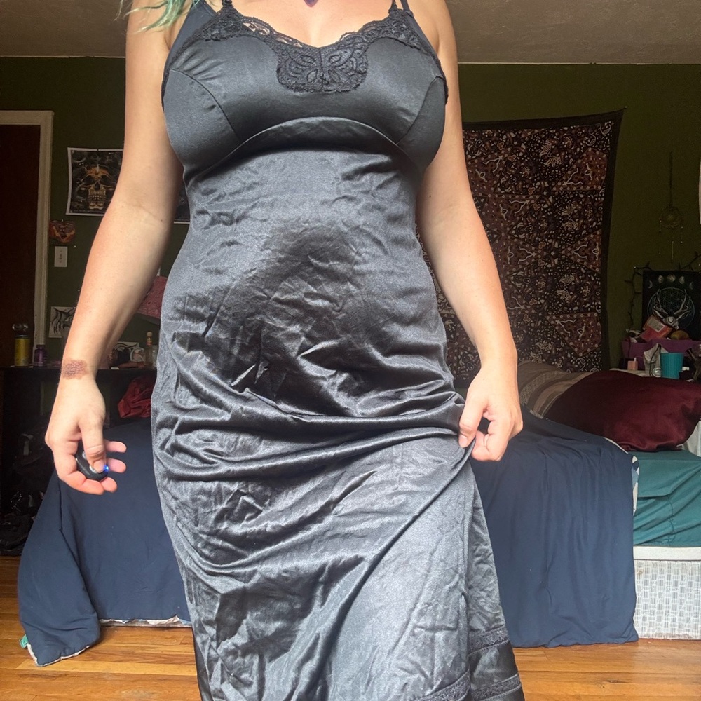 Elegant Black Lace Trim Nightgown